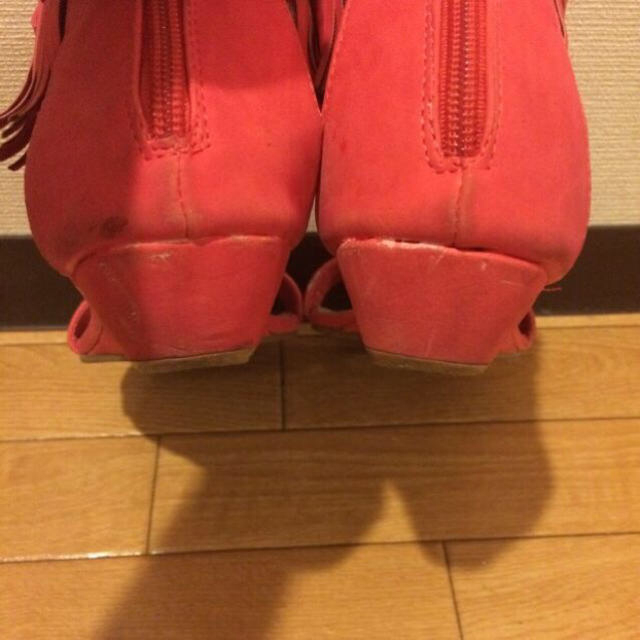 スペイン購入レッドフリンジサンダル レディースの靴/シューズ(サンダル)の商品写真