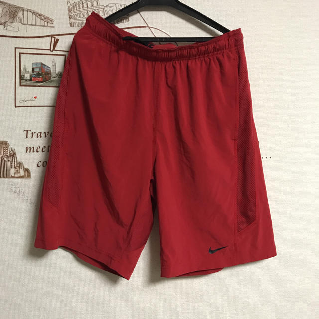 NIKE(ナイキ)のナイキ 赤 ハーフパンツ メンズのパンツ(その他)の商品写真