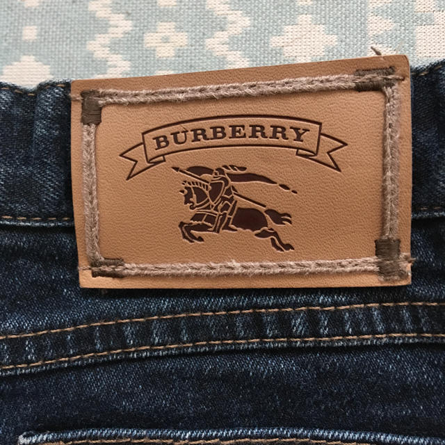 BURBERRY(バーバリー)の🎈再値下げ🎈バーバリー デニム１００  キッズ/ベビー/マタニティのキッズ服男の子用(90cm~)(パンツ/スパッツ)の商品写真