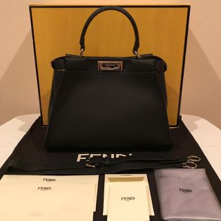 フェンディ(FENDI)のフェンディ セレリア ピーカブー ブラック×シルバー金具(ハンドバッグ)