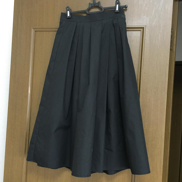 LOWRYS FARM(ローリーズファーム)の黒スカート レディースのスカート(ひざ丈スカート)の商品写真