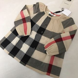 バーバリー(BURBERRY)の【らあら様ご専用です 】バーバリー トップス 4y 新品(ブラウス)