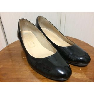 マルイ(マルイ)の【マルイ】エナメルパンプス(BLACK/21.5cm) (ハイヒール/パンプス)