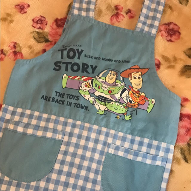 Disney(ディズニー)のトイストーリー エプロン キッズ/ベビー/マタニティのキッズ服男の子用(90cm~)(その他)の商品写真