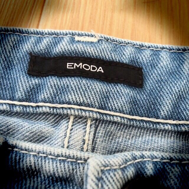 EMODA(エモダ)のemoda 新作ボーイズデニム レディースのパンツ(デニム/ジーンズ)の商品写真