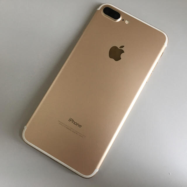 ■iPhone7plus 128GB au ゴールド■ スマホ/家電/カメラのスマートフォン/携帯電話(スマートフォン本体)の商品写真