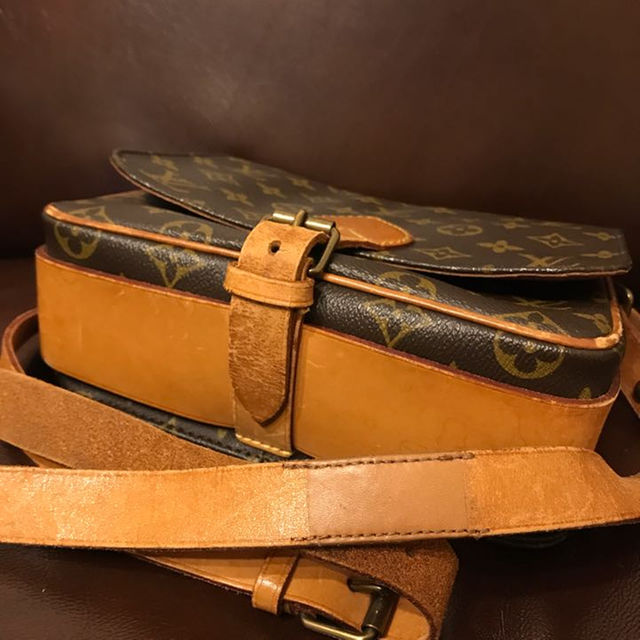 LOUIS VUITTON(ルイヴィトン)のルイヴィトン カルトシエール ショルダーバッグ レディースのバッグ(ショルダーバッグ)の商品写真