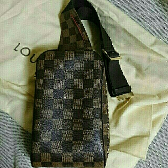 LOUIS VUITTON - ルイヴィトン ジェロニモスの通販 by むちむちぷりん\'s shop｜ルイヴィトンならラクマ ボディーバッグ在庫豊富