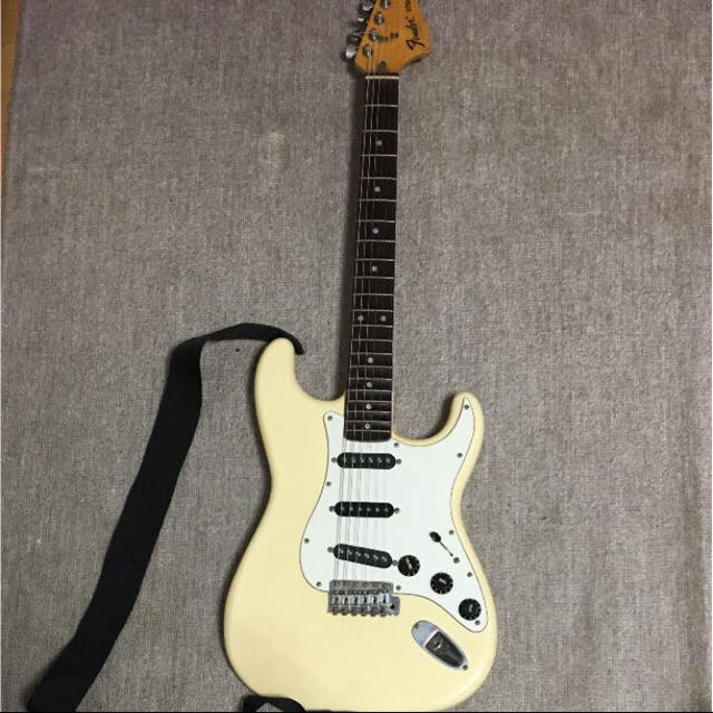 Fender(フェンダー)のフェンダー ストラトキャスター 楽器のギター(エレキギター)の商品写真