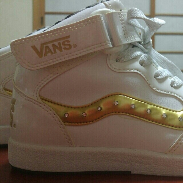 VANS(ヴァンズ)のシューズ　VANS  レディースの靴/シューズ(スニーカー)の商品写真