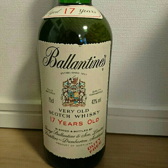 (Yumi様専用)【Ballantine's】バランタイン 17年 未開栓 食品/飲料/酒の酒(ウイスキー)の商品写真
