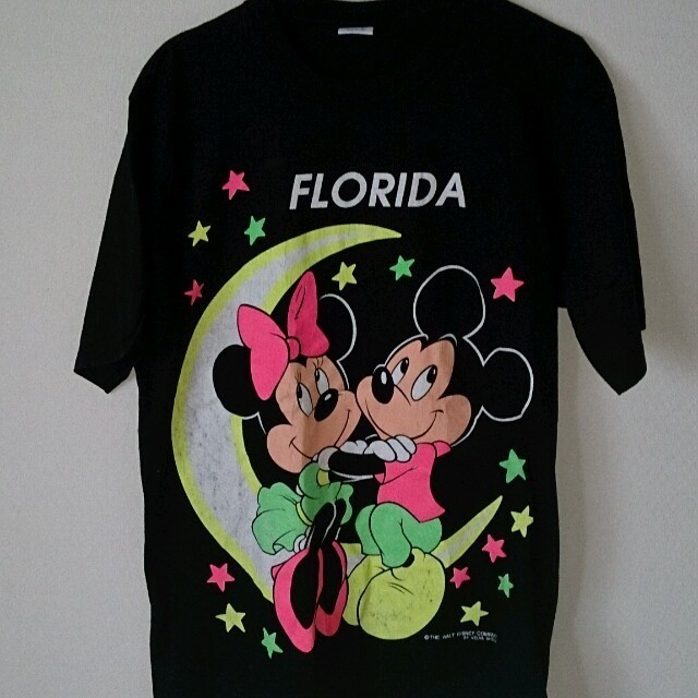 Disney(ディズニー)の古着　ミッキーミニーTシャツ レディースのトップス(Tシャツ(半袖/袖なし))の商品写真