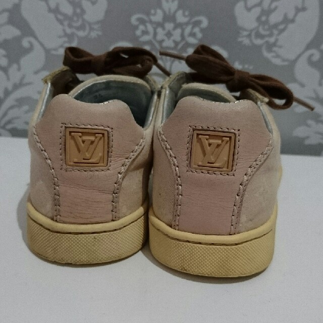 LOUIS VUITTON(ルイヴィトン)のルイヴィトンKIDSshoes キッズ/ベビー/マタニティのキッズ靴/シューズ(15cm~)(スニーカー)の商品写真