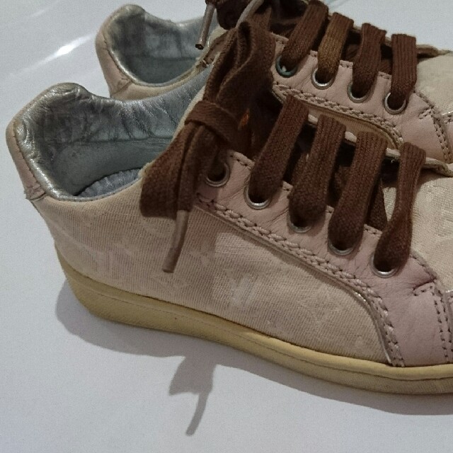 LOUIS VUITTON(ルイヴィトン)のルイヴィトンKIDSshoes キッズ/ベビー/マタニティのキッズ靴/シューズ(15cm~)(スニーカー)の商品写真