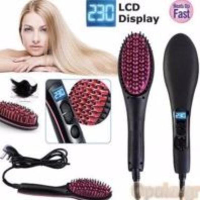 ☆新品☆送料込み最安値 バカ売れ ブラシ型 ヘアアイロン 海外でも使える f1 スマホ/家電/カメラの美容/健康(ヘアアイロン)の商品写真