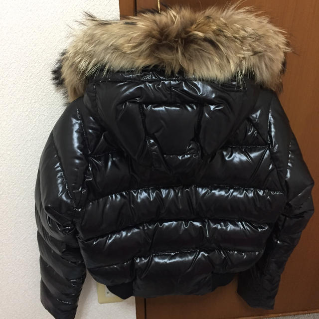 MONCLER - 正規品タグ付き新品MONCLERファー付きフードダウン MONCLER - 正規品タグ付き新品MONCLERファー付きフードダウン