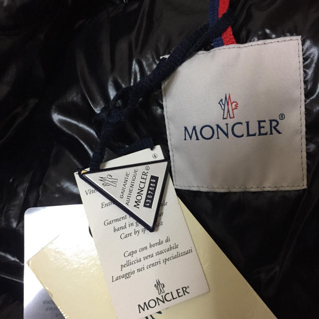 MONCLER - 正規品タグ付き新品MONCLERファー付きフードダウン MONCLER - 正規品タグ付き新品MONCLERファー付きフードダウン