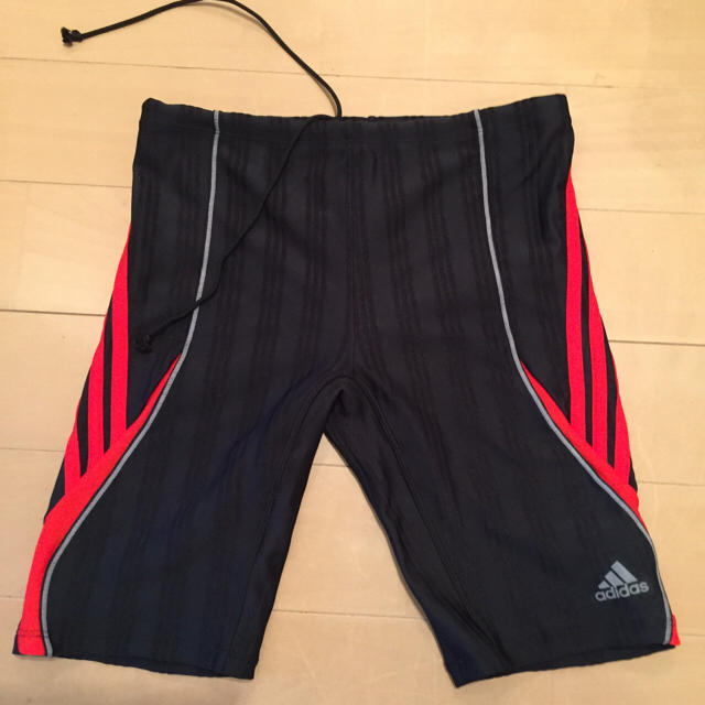 adidas(アディダス)のアディダス メンズ水着 未使用  M〜Ｌ相当 メンズの水着/浴衣(水着)の商品写真