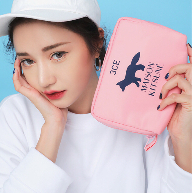 3ce(スリーシーイー)の3CE ✖️MAISON KITSUNE POUCH    PINK レディースのファッション小物(ポーチ)の商品写真