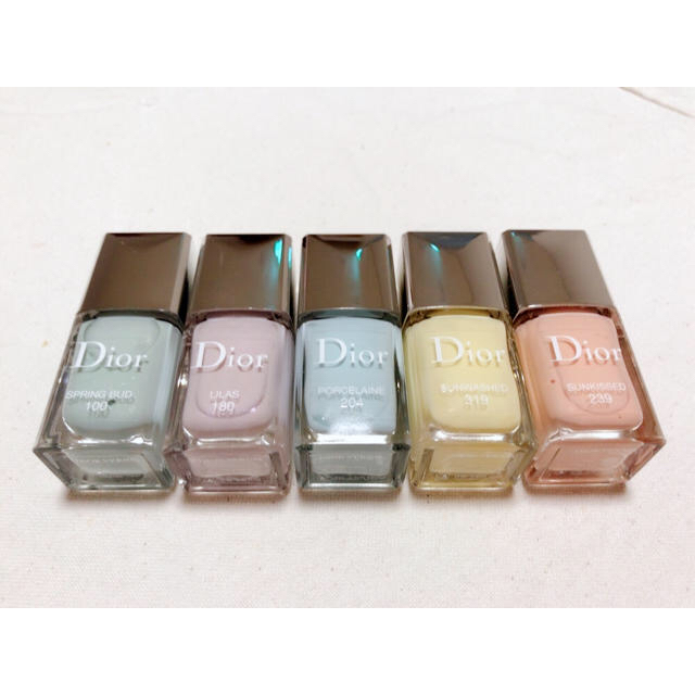 Christian Dior(クリスチャンディオール)のDior ネイル 限定色 5本セット コスメ/美容のネイル(マニキュア)の商品写真