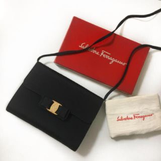 サルヴァトーレフェラガモ(Salvatore Ferragamo)の超美品♡レア♡フェラガモ♡ヴァラリボン♡2way♡ビジュー♡ショルダーバッグ(ショルダーバッグ)