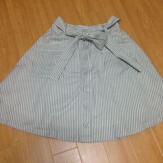 マジェスティックレゴン(MAJESTIC LEGON)の膝丈前ボタンスカート(ひざ丈スカート)