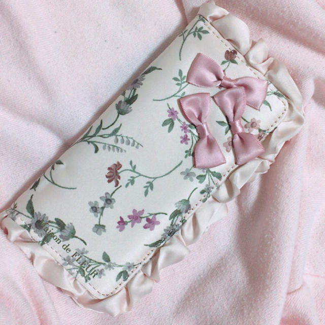 Maison de FLEUR(メゾンドフルール)のarisu様専用 スマホ/家電/カメラのスマホアクセサリー(iPhoneケース)の商品写真