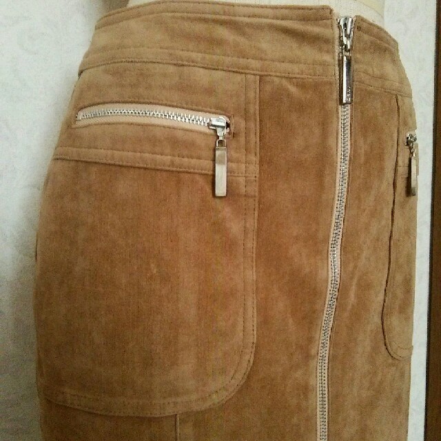 INED(イネド)のイネド★ベロアタイトスカート レディースのスカート(ひざ丈スカート)の商品写真