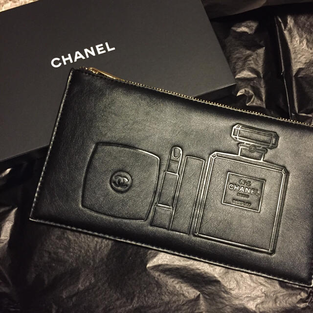 CHANEL(シャネル)の【あいびす様専用】ノベルティポーチ レディースのファッション小物(ポーチ)の商品写真