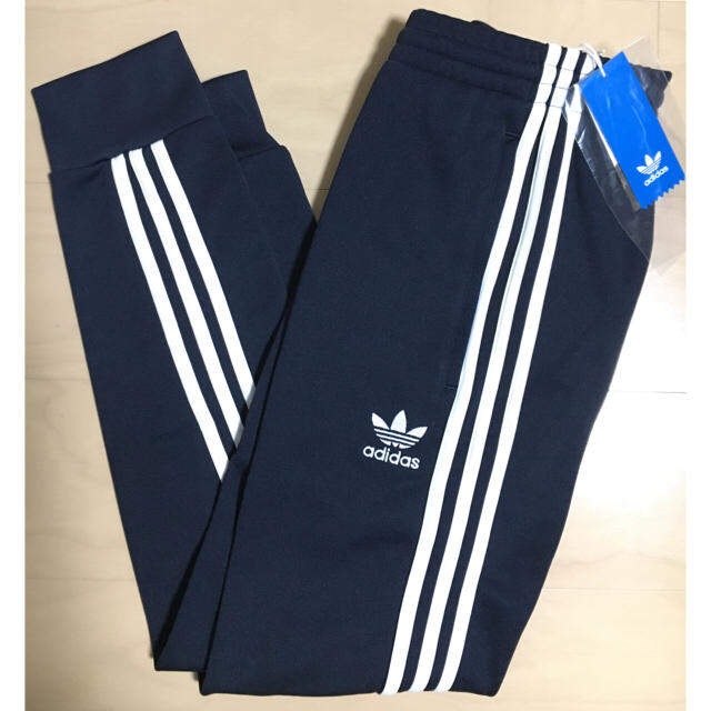 adidas(アディダス)の在庫ラスト１本❗️Ｌ❗️adidas オリジナルス トラックトップパンツ メンズのパンツ(その他)の商品写真