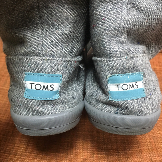 TOMS(トムズ)のYu様専用☆TOMS トムズ ハイカット W6,5(23,5cm) レディースの靴/シューズ(スニーカー)の商品写真