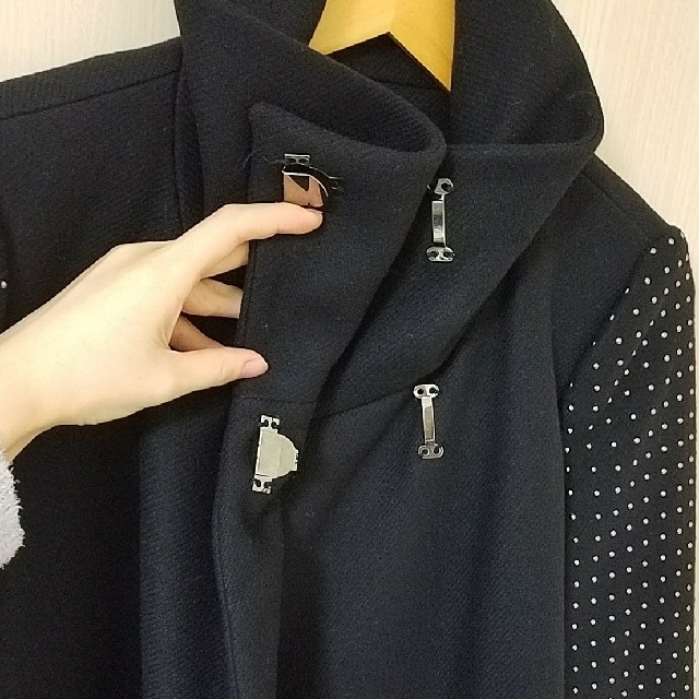 ZARA(ザラ)のZARA❤アップリケスリーブウールコート ネイビー レディースのジャケット/アウター(チェスターコート)の商品写真