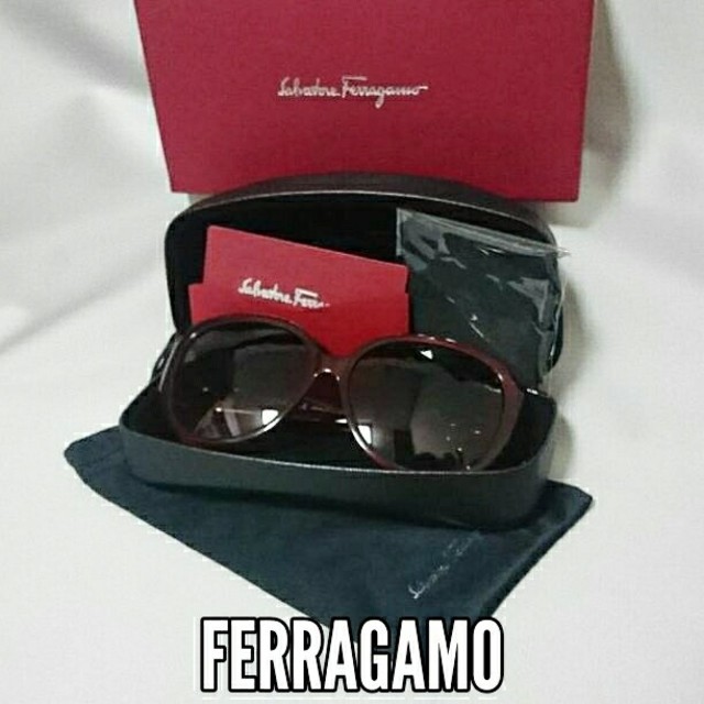 Salvatore Ferragamo(サルヴァトーレフェラガモ)の✨極美品✨❤️フェラガモ ガンチーニ サングラス ワインレッド❤️ レディースのファッション小物(サングラス/メガネ)の商品写真