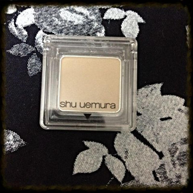 shu uemura(シュウウエムラ)のshu uemura アイシャドー コスメ/美容のベースメイク/化粧品(その他)の商品写真