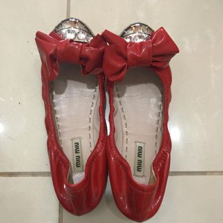 ミュウミュウ(miumiu)の早い者勝ち売り切りお値下げMIUMIU キラキラシューズ 34ハーフ(バレエシューズ)