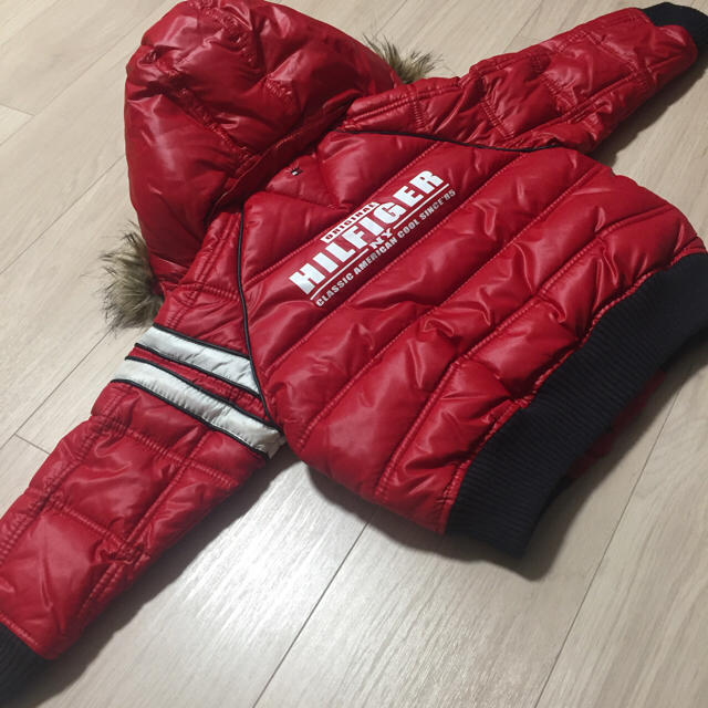 TOMMY HILFIGER(トミーヒルフィガー)の【サクラママ様専用】トミーヒルフィガー ファー付きジャンパー 90 キッズ/ベビー/マタニティのキッズ服男の子用(90cm~)(ジャケット/上着)の商品写真