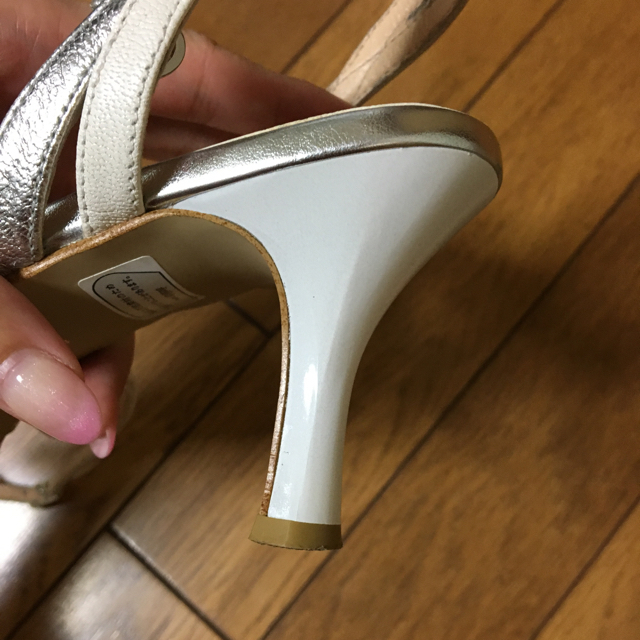 elegance卑弥呼(エレガンスヒミコ)のはな様専用 卑弥呼 ヒミコ サンダル 白 ホワイト レディースの靴/シューズ(サンダル)の商品写真
