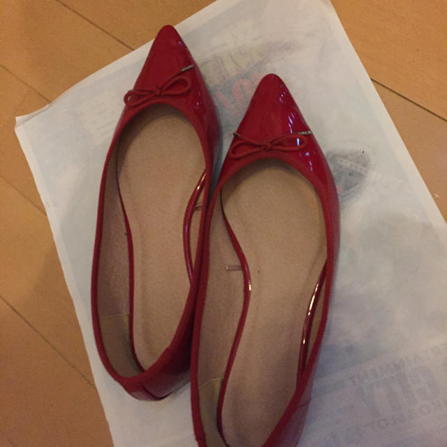 GU(ジーユー)のGU  フラットパンプス  赤 レディースの靴/シューズ(ハイヒール/パンプス)の商品写真