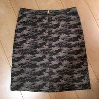 定価1.3万円【Angouleme】カモフラ スカート(ひざ丈スカート)