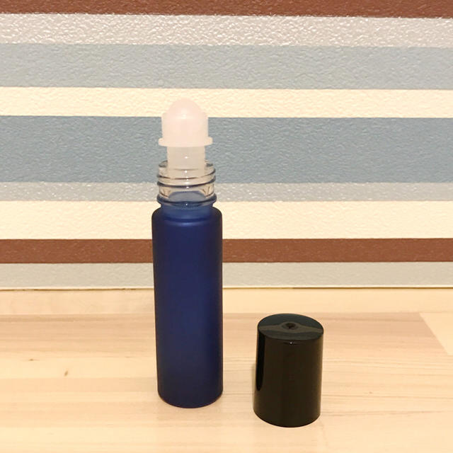 【送料込】ロールオン ガラスボトル(ブルー) 10ml 3本セット コスメ/美容のリラクゼーション(アロマグッズ)の商品写真