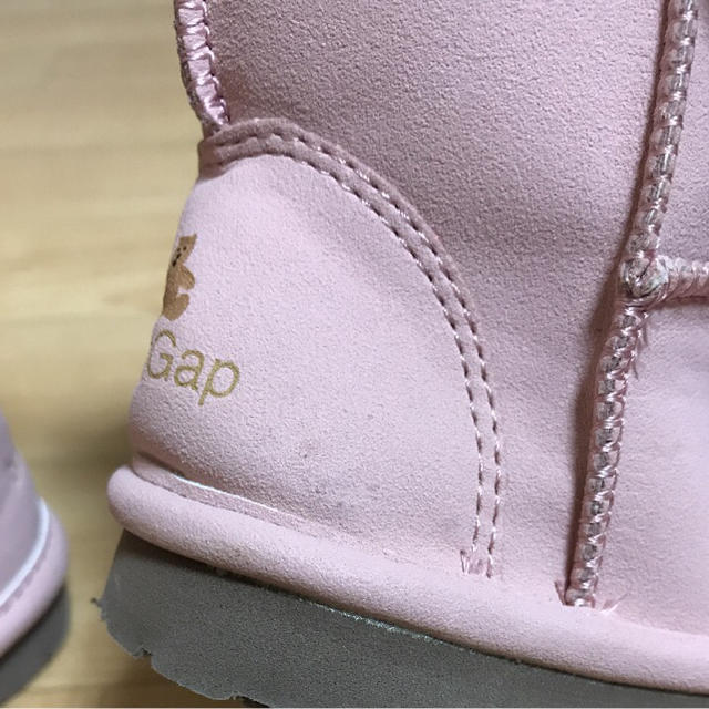 babyGAP(ベビーギャップ)のGAP ムートン ボア ブーツ  ライトピンク キッズ/ベビー/マタニティのキッズ靴/シューズ(15cm~)(ブーツ)の商品写真