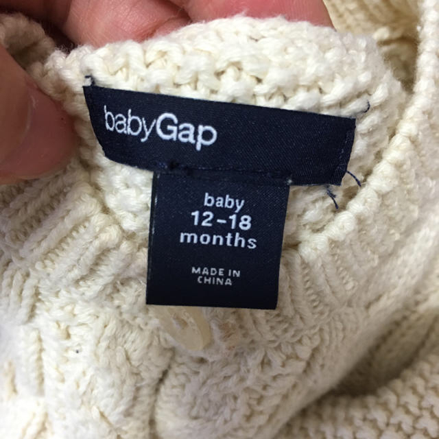 babyGAP(ベビーギャップ)の美品♡BabyGAP♡ペプラム ケーブル カーディガン カーデ 12-18 キッズ/ベビー/マタニティのベビー服(~85cm)(カーディガン/ボレロ)の商品写真
