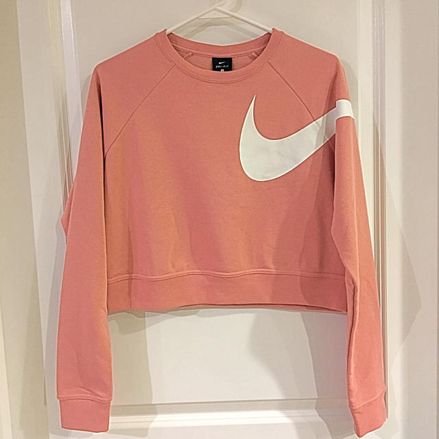 NIKE(ナイキ)のNIKE Dri-fit ナイキ クロップド トレーナー Sサイズ♡ レディースのトップス(トレーナー/スウェット)の商品写真