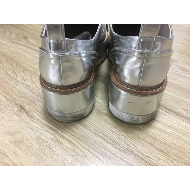 ZARA(ザラ)のZARA  シルバートラックソールブルーチャー レディースの靴/シューズ(ローファー/革靴)の商品写真