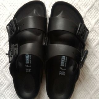 ビルケンシュトック(BIRKENSTOCK)のビルケンシュトック アリゾナEVA 37 ブラック 新品(サンダル)