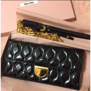 MIU MIUのフリマアイテム一覧 MIU MIUのフリマアイテム一覧