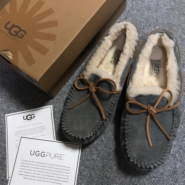 UGG(アグ)のUGG DAKOTA 38 グレー レディースの靴/シューズ(スリッポン/モカシン)の商品写真