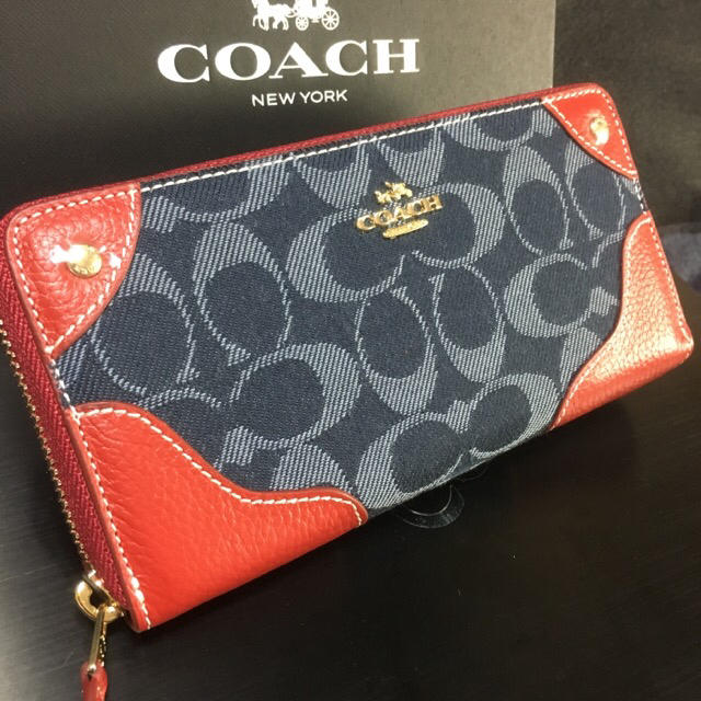 COACH(コーチ)のセール❣️新品コーチ 長財布 F53769デニム ネイビー×クラシックレッド レディースのファッション小物(財布)の商品写真