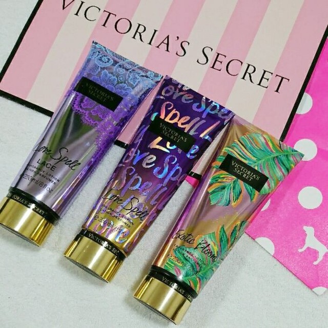 Victoria's Secret(ヴィクトリアズシークレット)の【専用】Victorias Secretボディークリーム コスメ/美容のボディケア(ボディクリーム)の商品写真