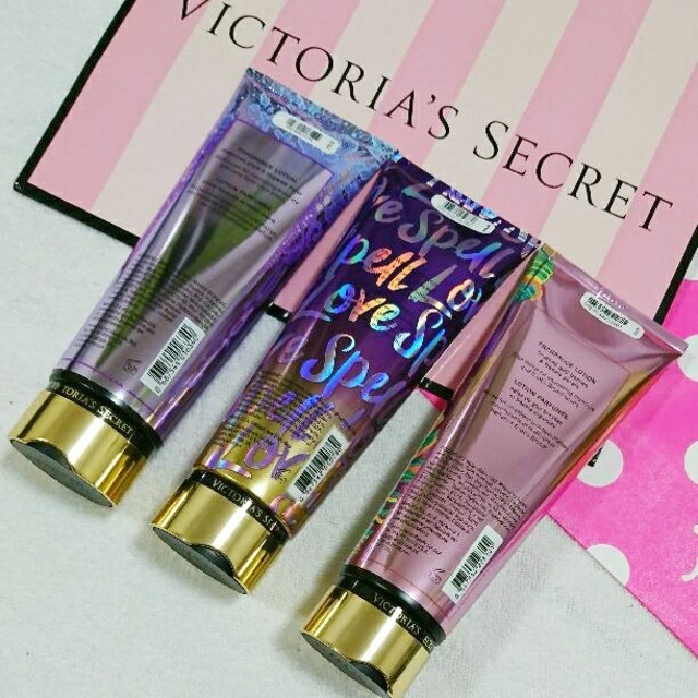 Victoria's Secret(ヴィクトリアズシークレット)の【専用】Victorias Secretボディークリーム コスメ/美容のボディケア(ボディクリーム)の商品写真